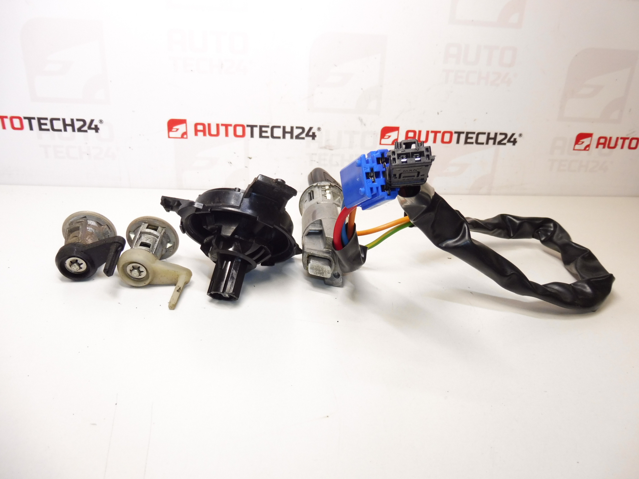 Juego de cerraduras para Peugeot 206/206+ con 1 llave 4162NR/4162EZ