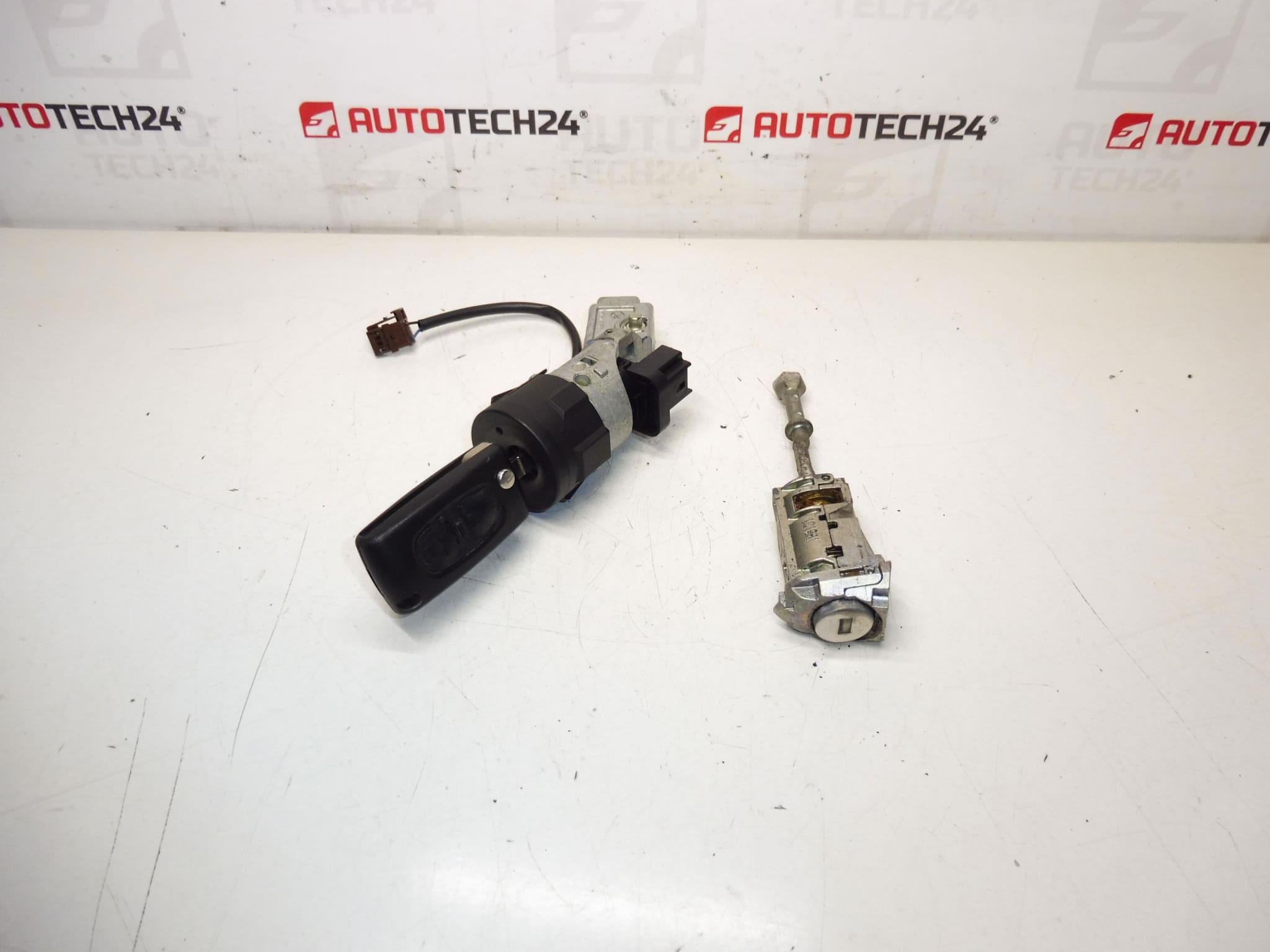 Juego de cerraduras y 2 llaves Citroën 9673578480 4162PT
