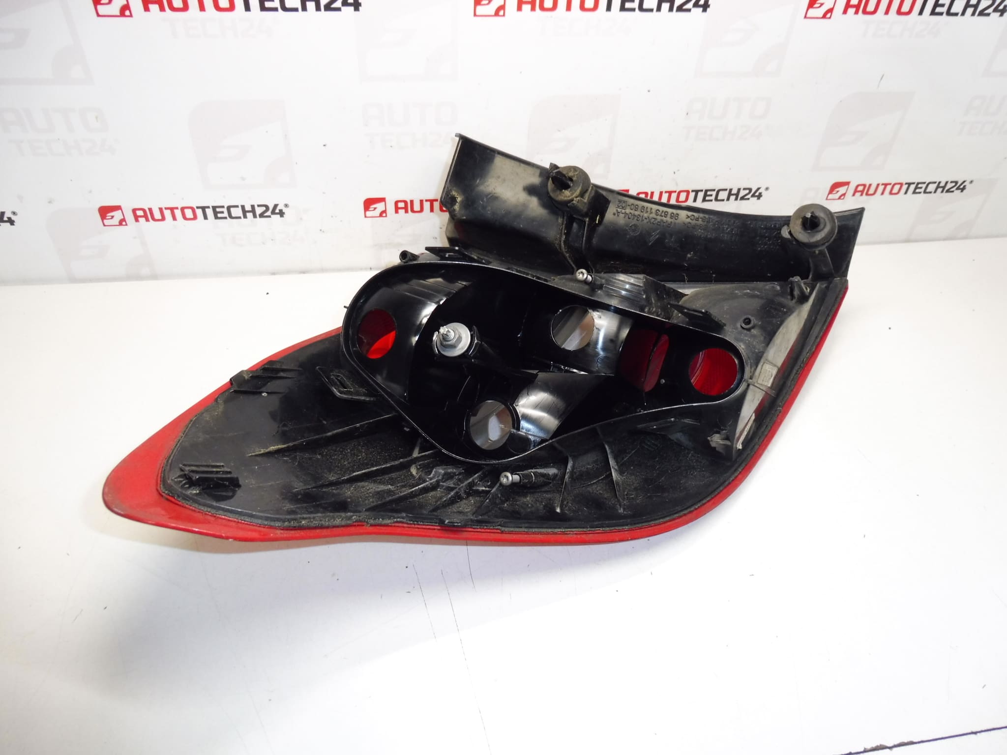 Piloto trasero derecho exterior Citroën C4 II 9687311980 - Imagen 2