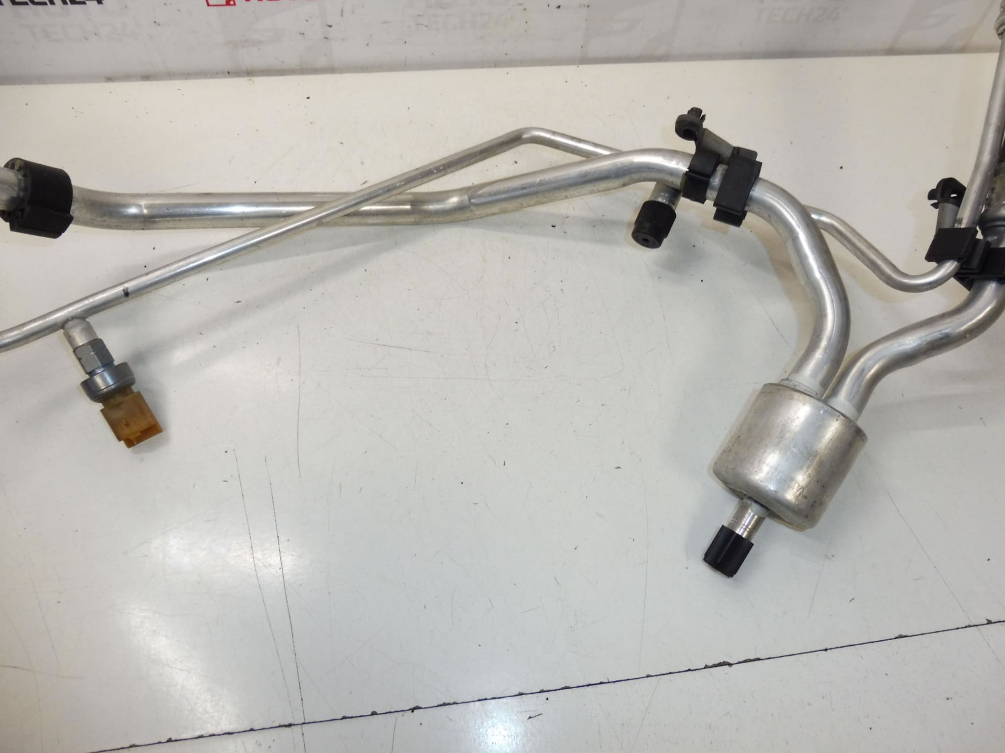 Tubo climatico Citroen Peugeot DS 9670651880 6477Z9 - Imagen 2