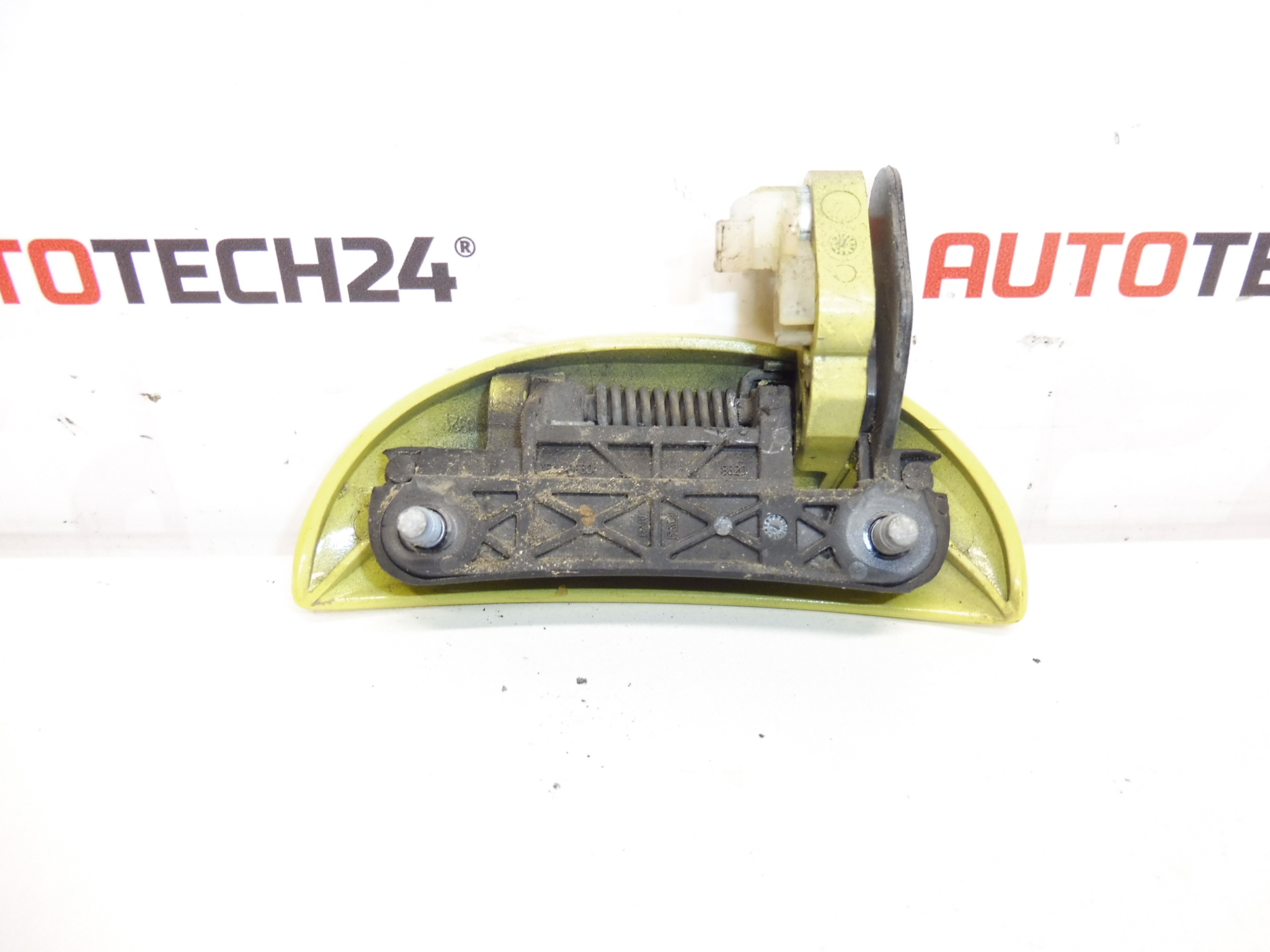 Manilla de puerta delantera derecha KBL para Citroën C1 / Peugeot 107, ref. 9101AH (usada)