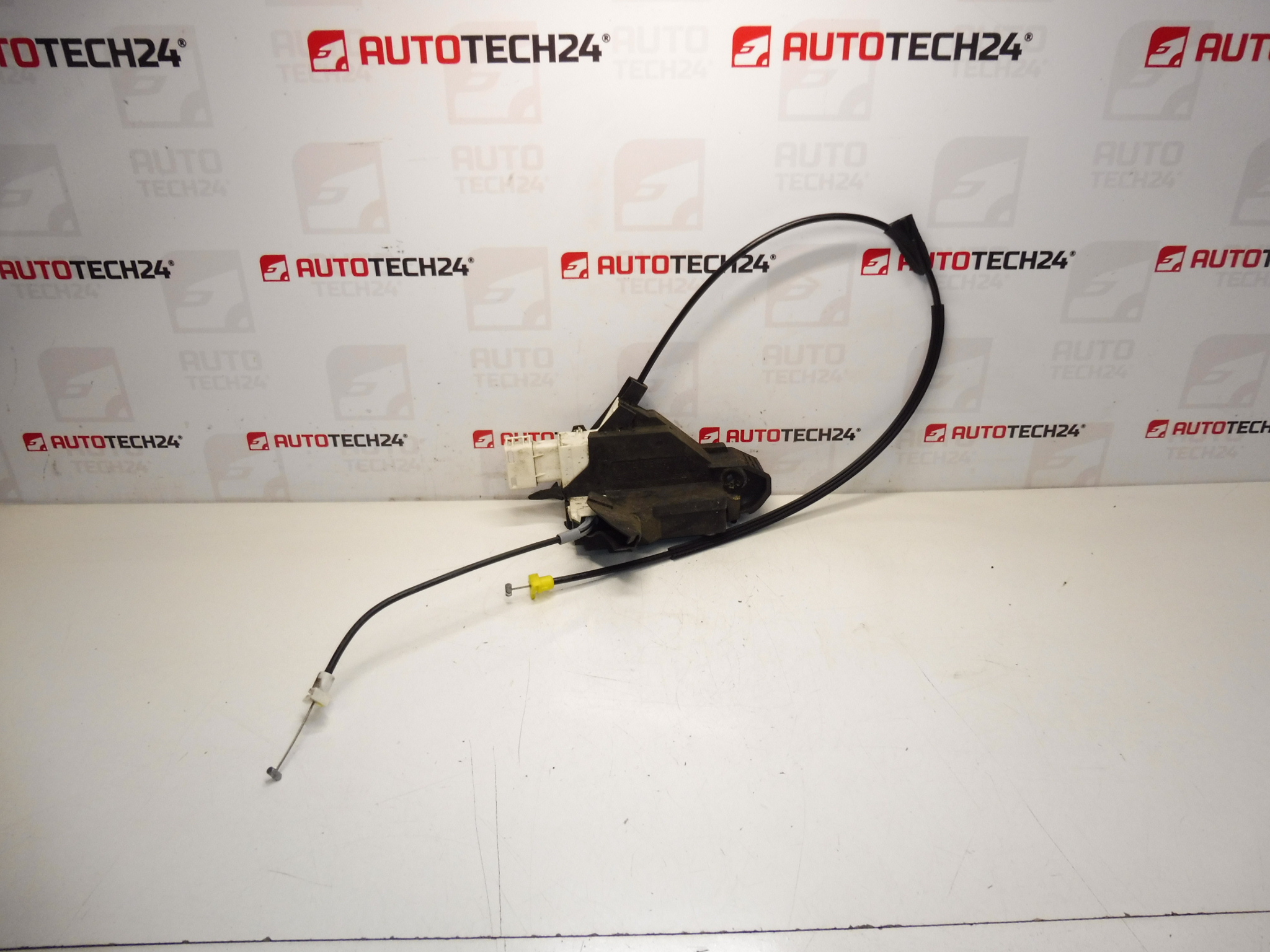 Cerradura puerta izquierda Citroën C4 3 puertas 9660700780 9683418180