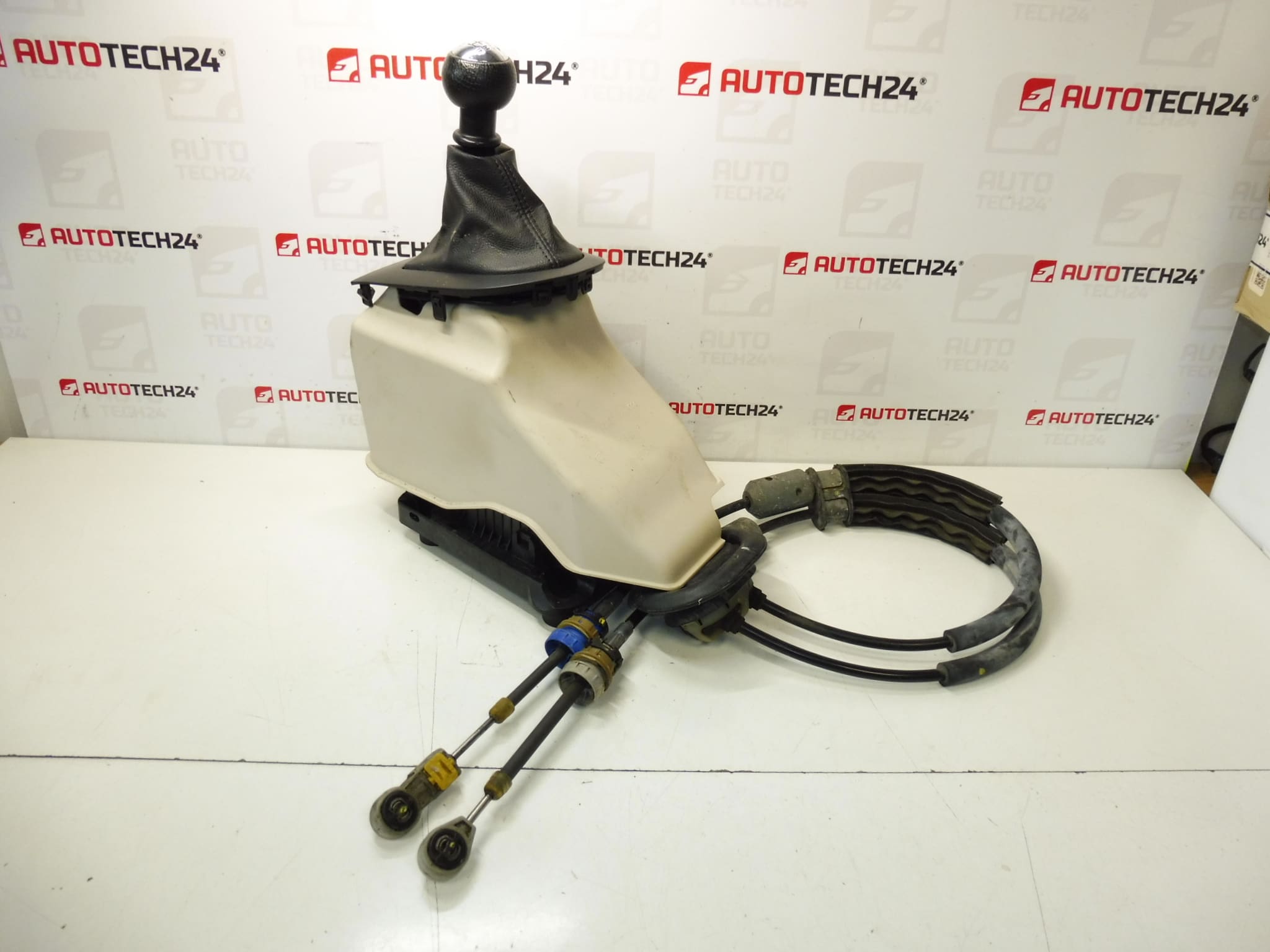 Caja de cambios Peugeot 308 T7 9672735680 2400KV