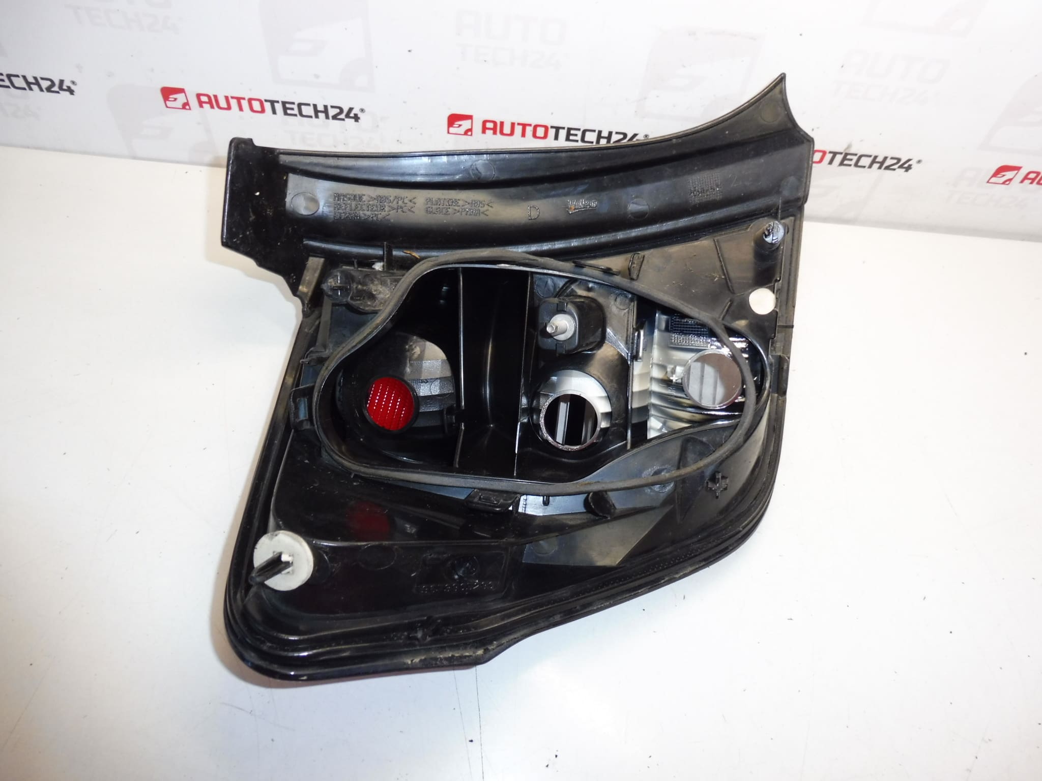 Piloto trasero derecho para aleta Citroën C3 II 9673805380 6351KQ - Imagen 2