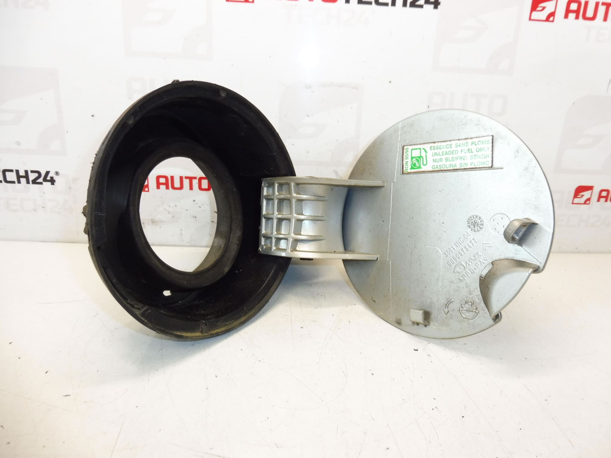 Tapa/Cubierta del depósito Citroën C4 5 puertas 9650573477 1517C1 ETSC - Imagen 2