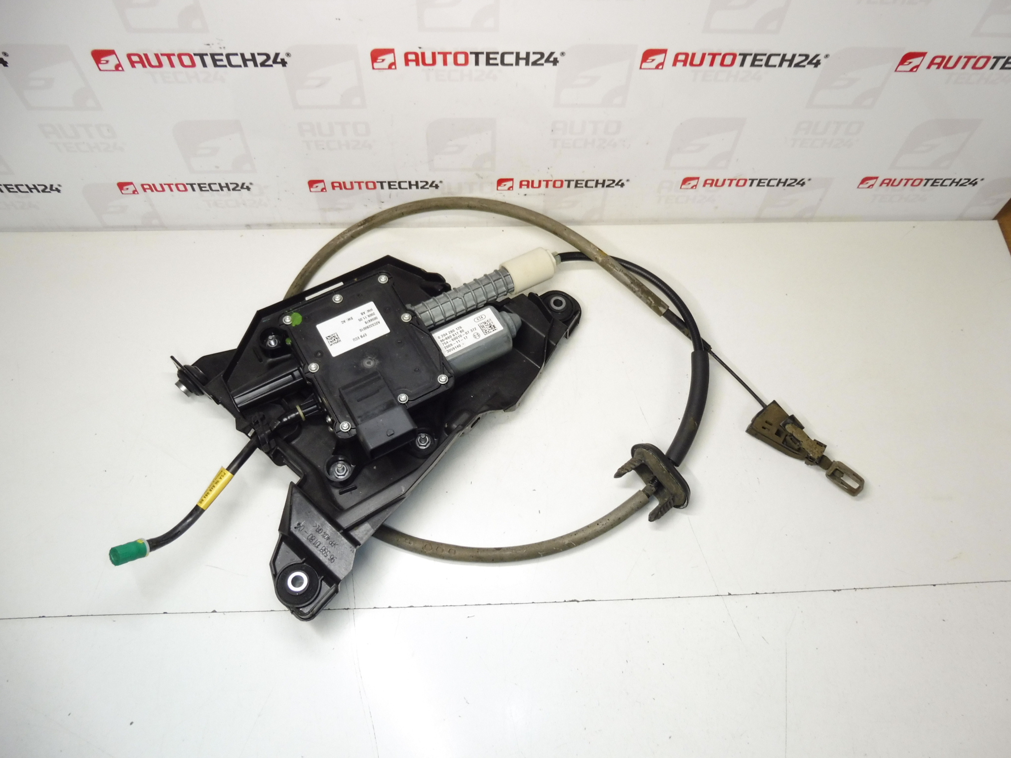 Freno de mano electrónico Peugeot 3008 I 0204280099 9684898480 470209