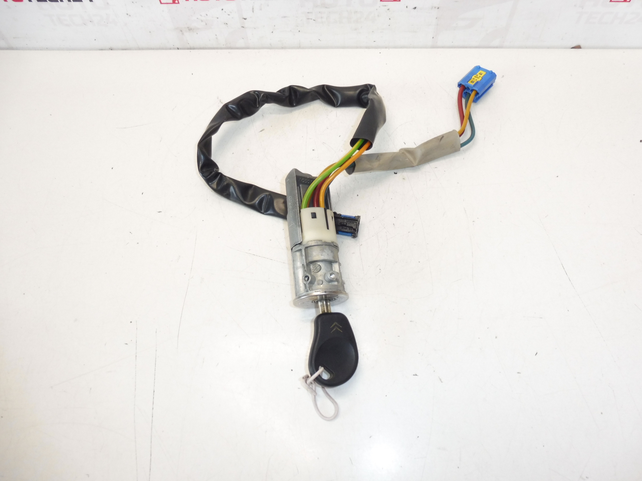 Conmutador de encendido con una llave Citroën Xsara Picasso 4162HK