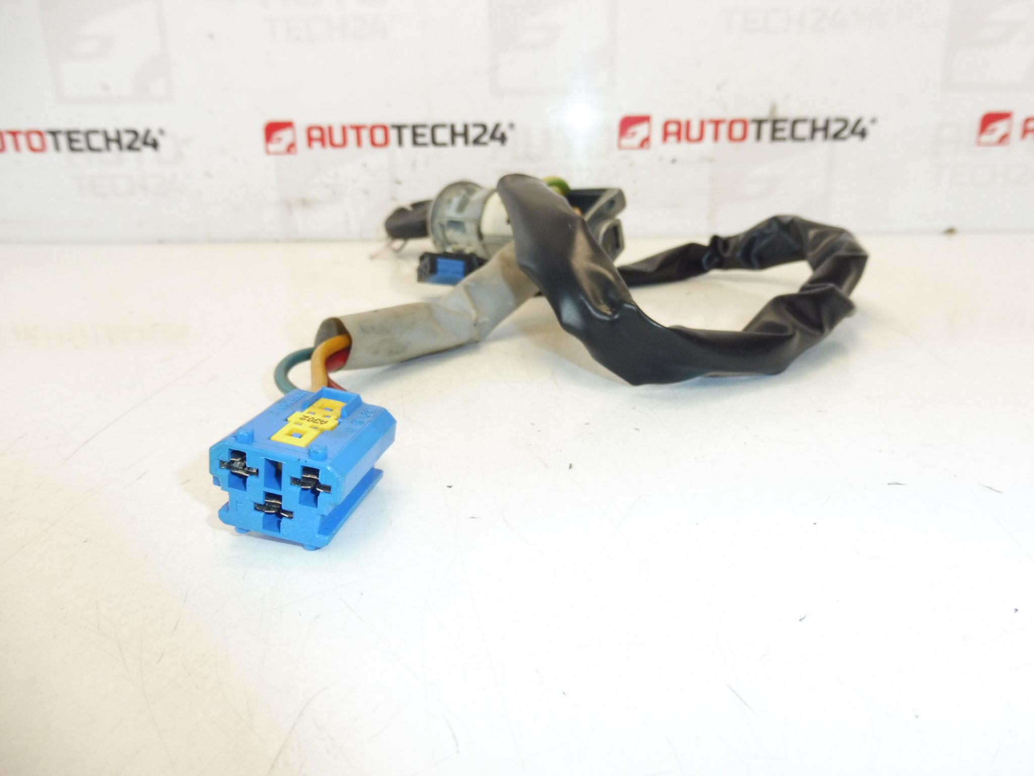 Conmutador de encendido con una llave Citroën Xsara Picasso 4162HK