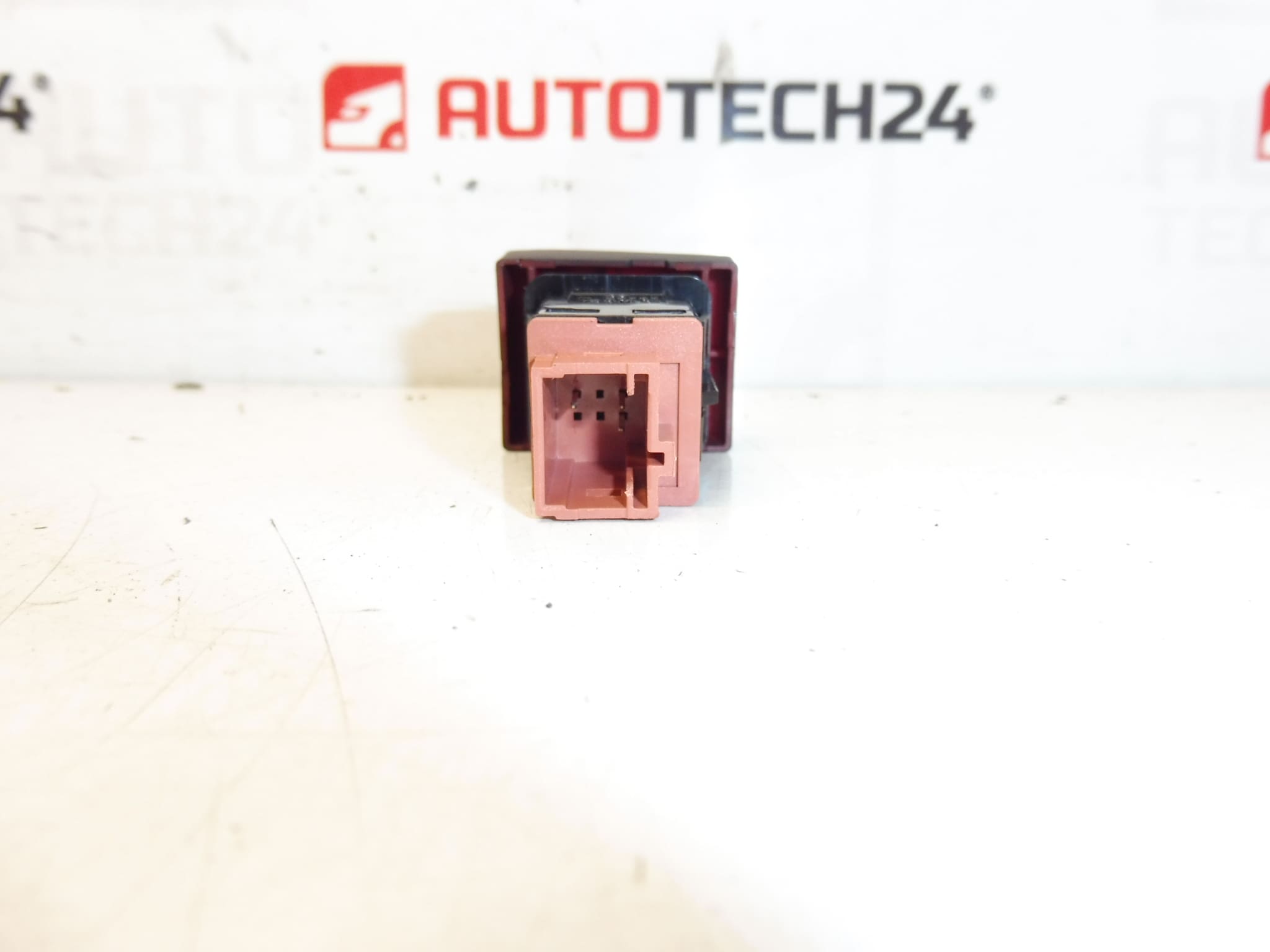 Interruptor de luces de emergencia Peugeot 3008 5008 96652440ZD - Imagen 2