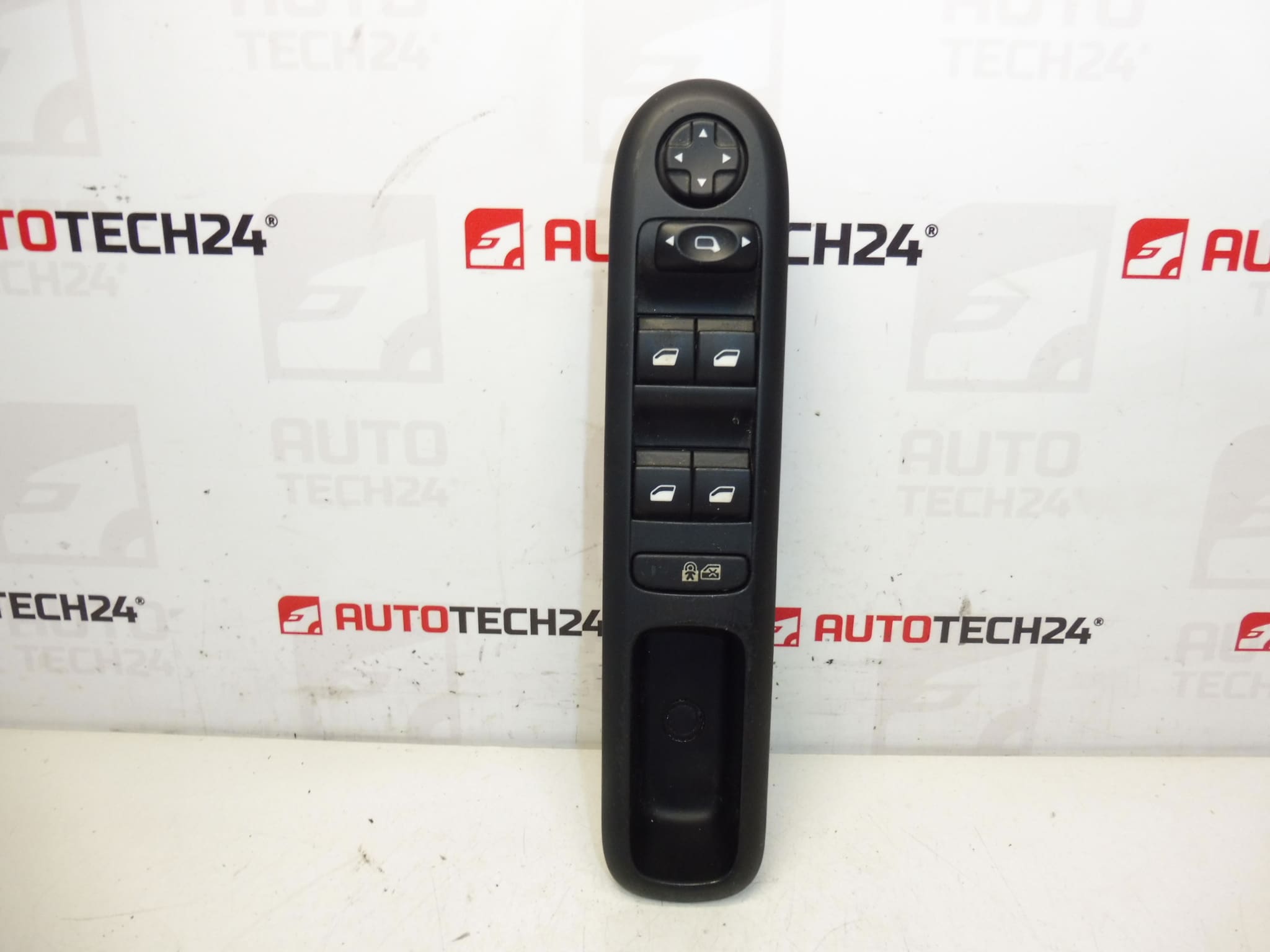Mando de lunas y espejos Peugeot 3008 5008 96650620ZD 6490X5