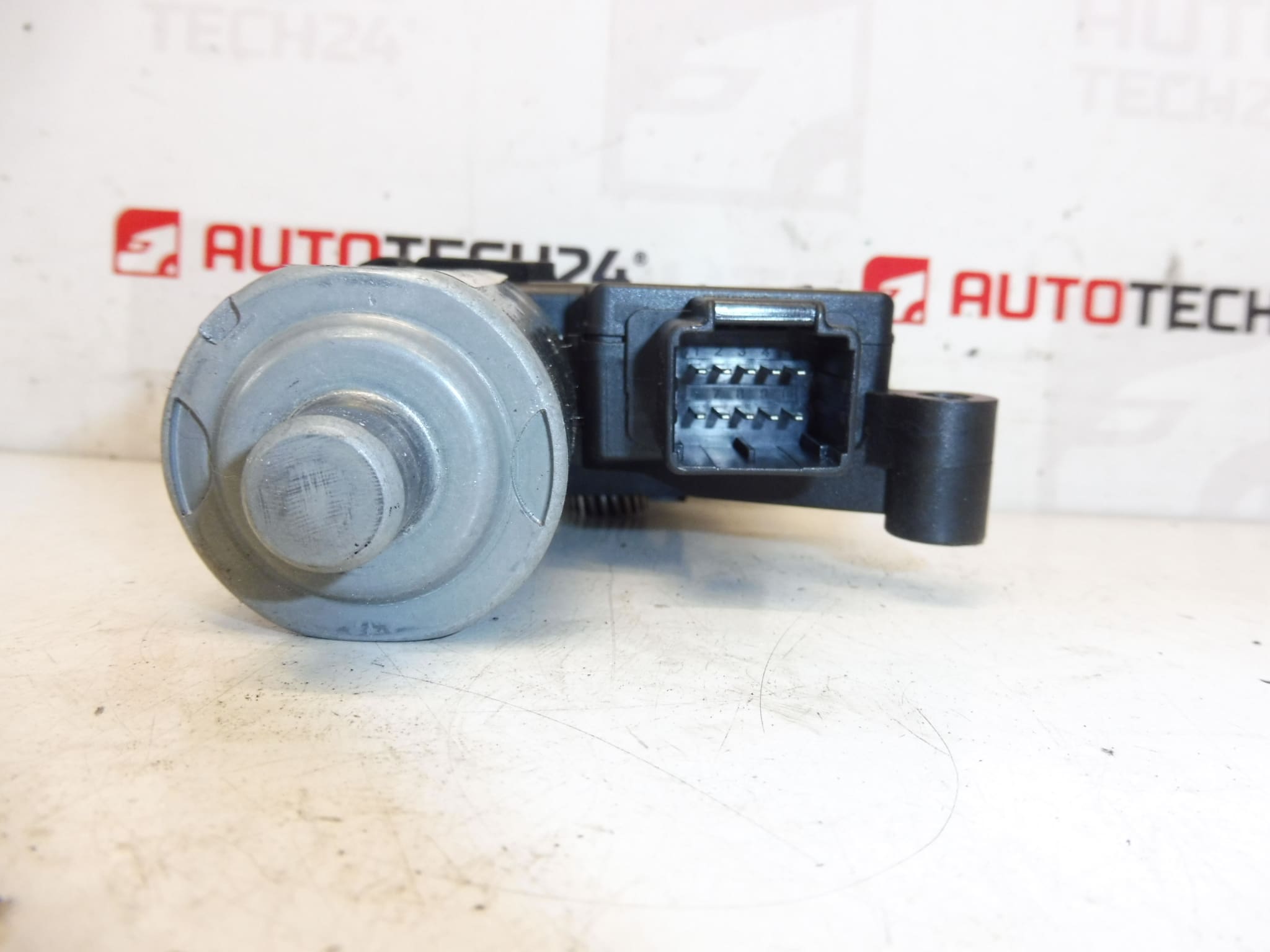 Motor eléctrico BOSCH Citroën C4 Picasso 0390200072 8401NC - Imagen 2