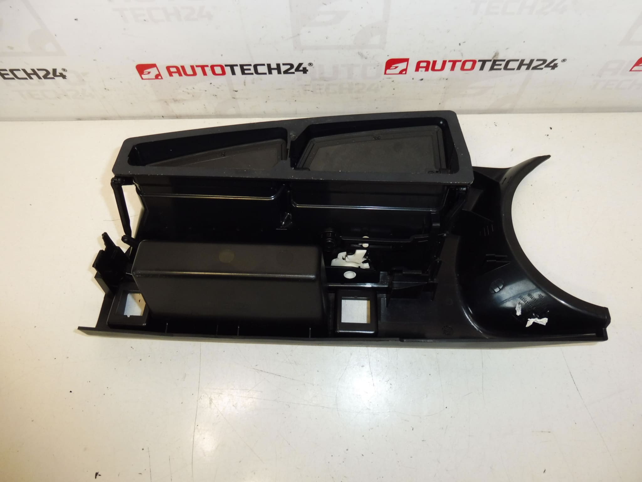 Panel central Peugeot 3008 5008 823114 - Imagen 2