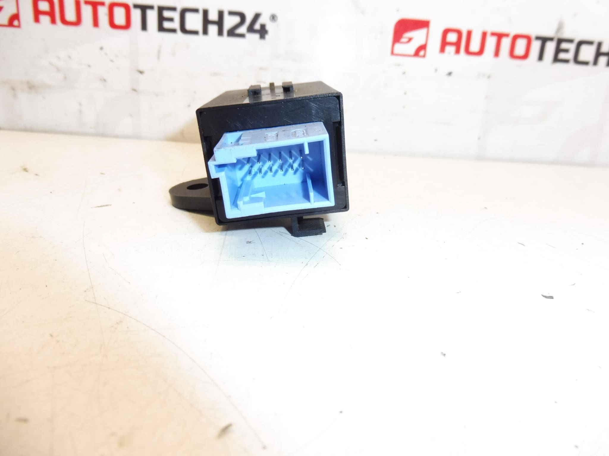 Relé del cinturón de seguridad Citroën Peugeot 9652174680 8914GH - Imagen 2