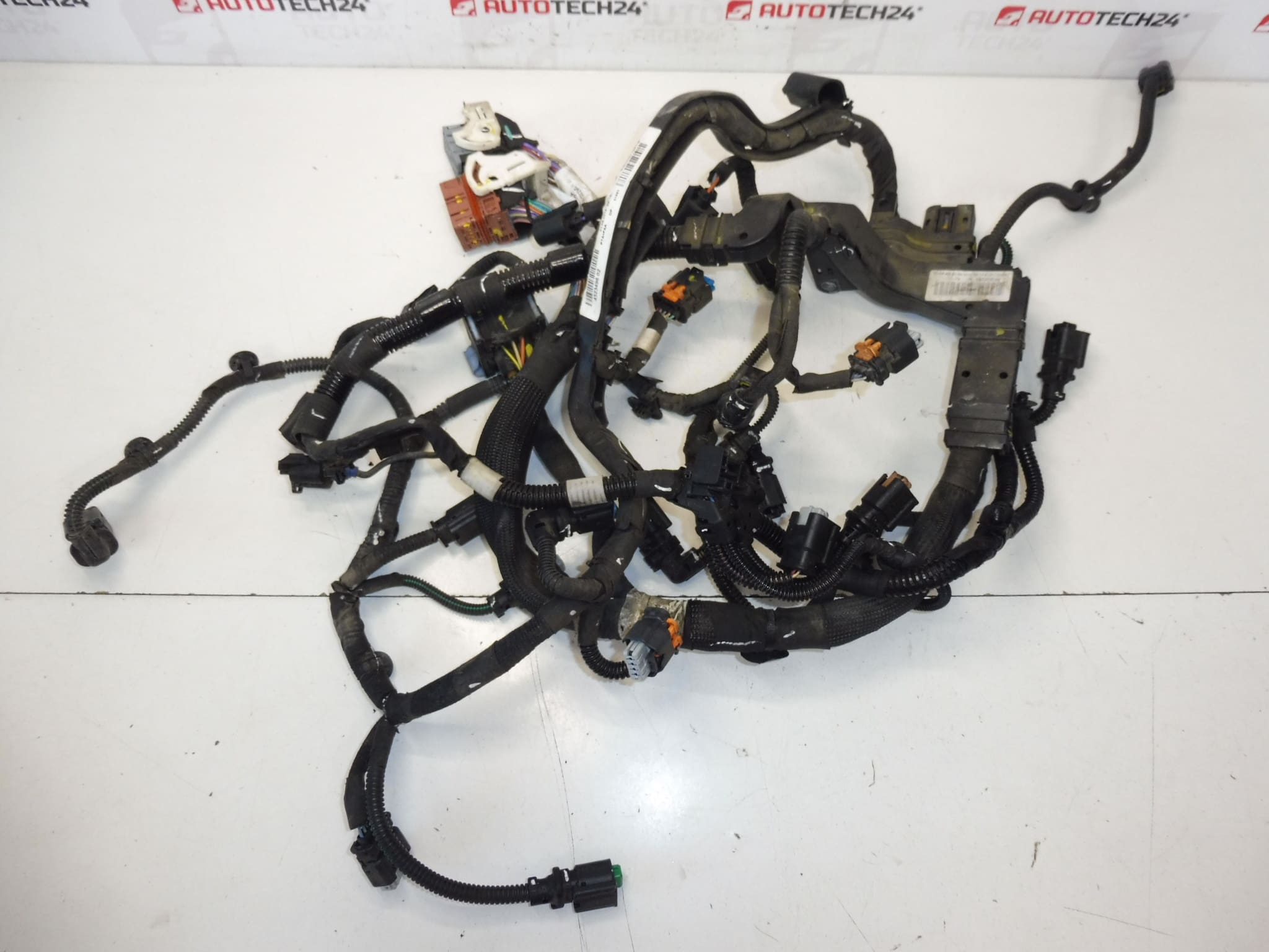 Conjunto motor principal 1.6 e-HDI Citroën Peugeot 9803029080 - Imagen 2