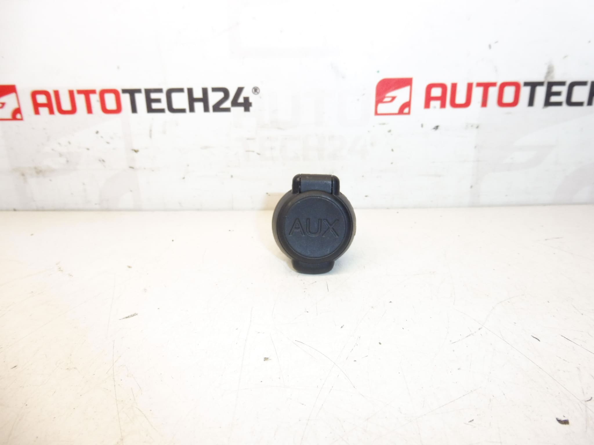 Toma USB Citroën Peugeot 96645227ZD 6574JV