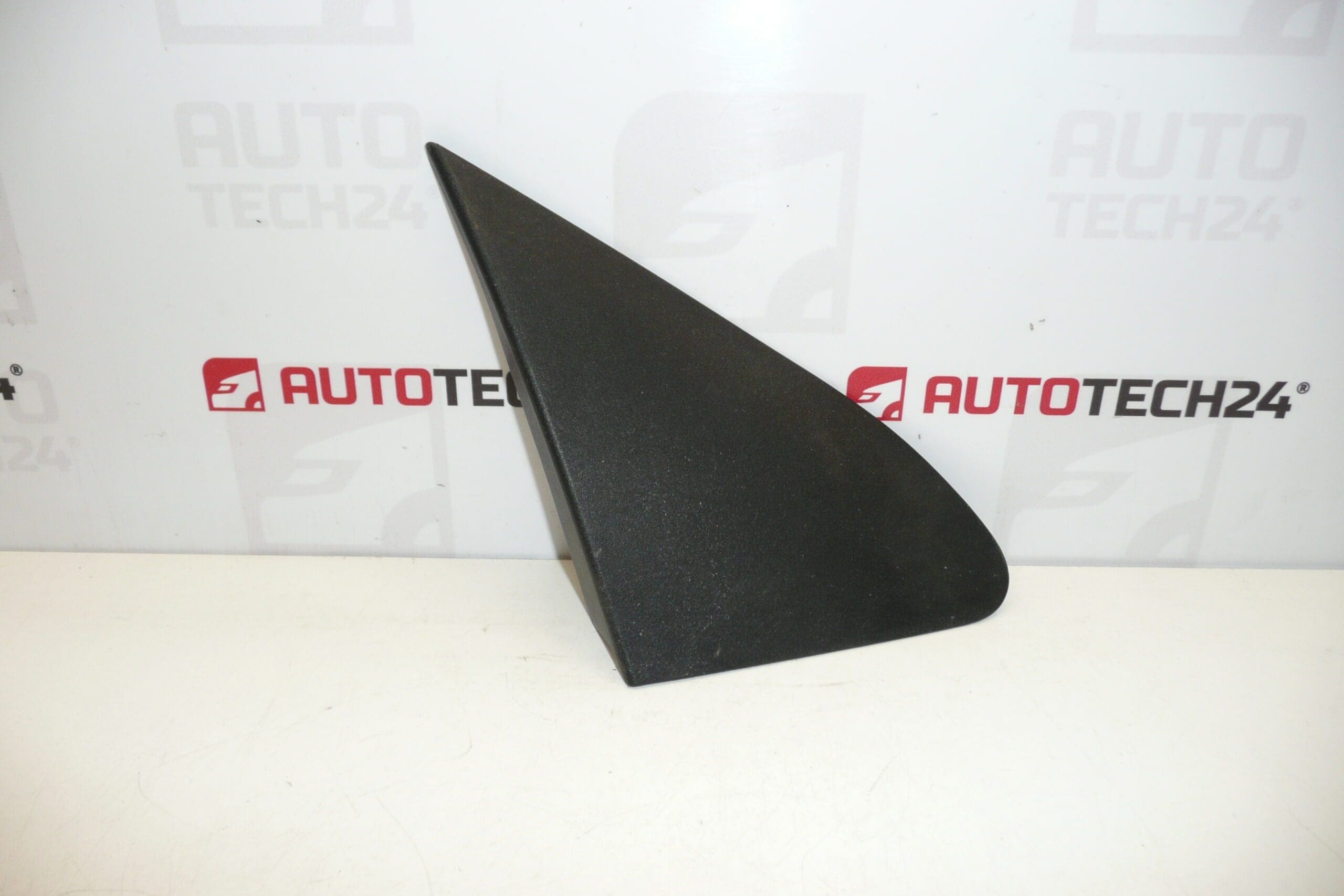 Cubierta del guardabarros derecho Citroën C1 Peugeot 107 60117-0H020 8120Q7