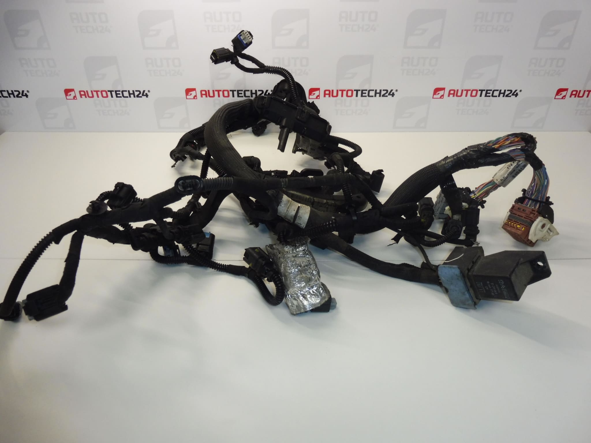 Arnés del motor Citroën Peugeot 1.6 eHDI 9673749980 9678305680 6585J5 - Imagen 2