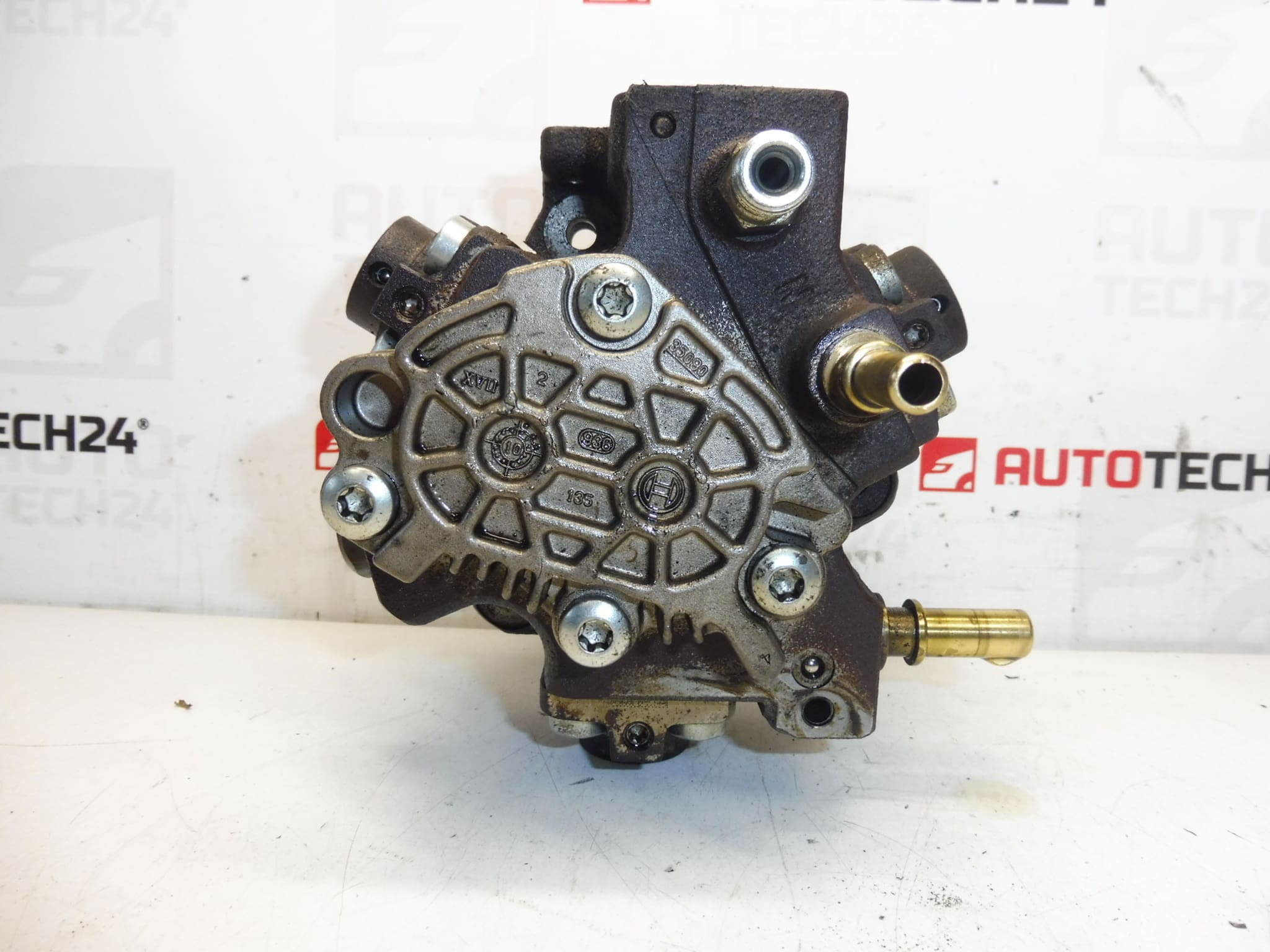 Bomba de inyección 1.6 HDI kilometraje 101000 km Bosch 0445010102 9683703780 - Imagen 2