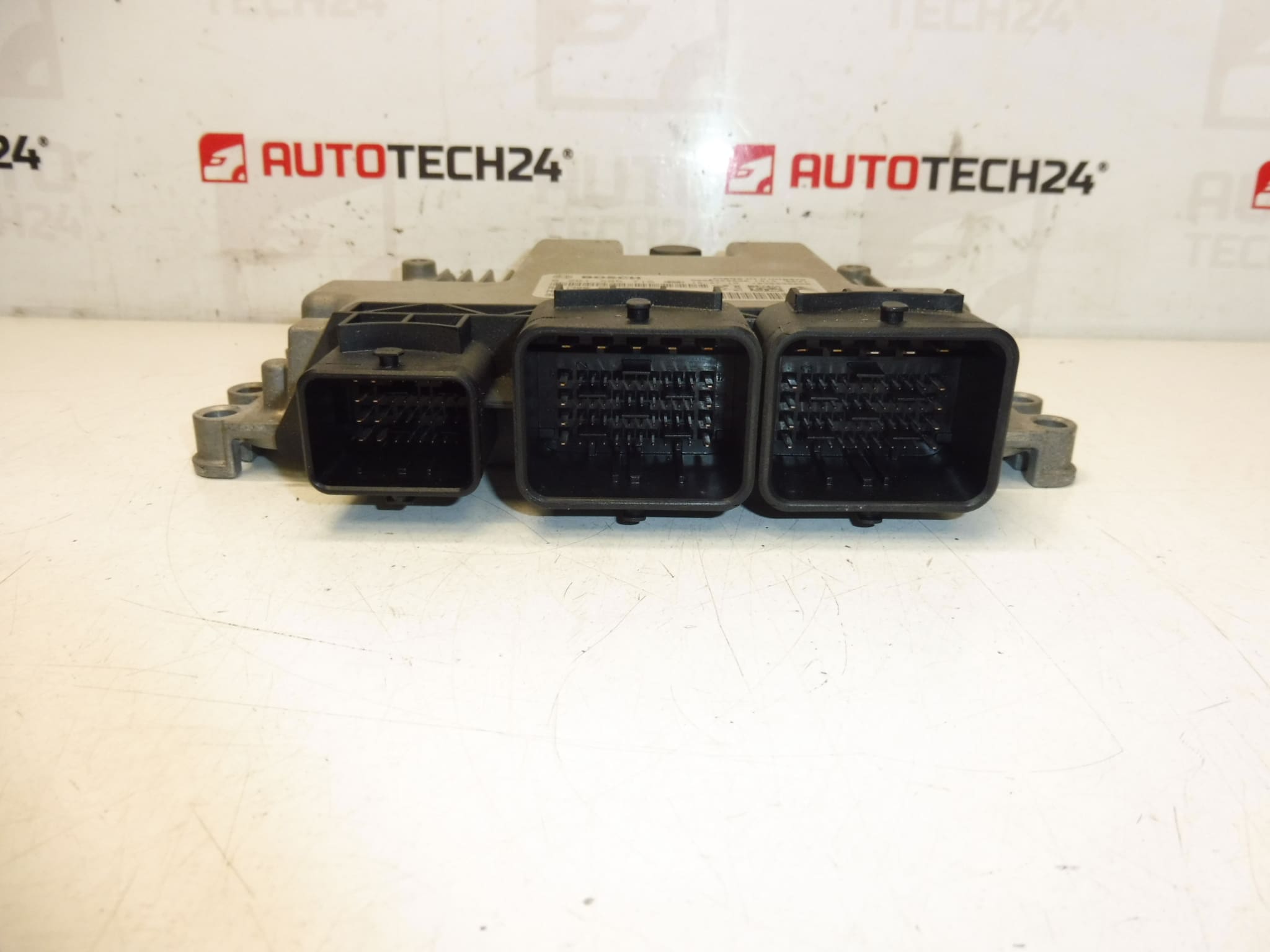 Unidad de Control (ECU) Bosch MEV17.4 0261S05715 9666824080 - Imagen 2