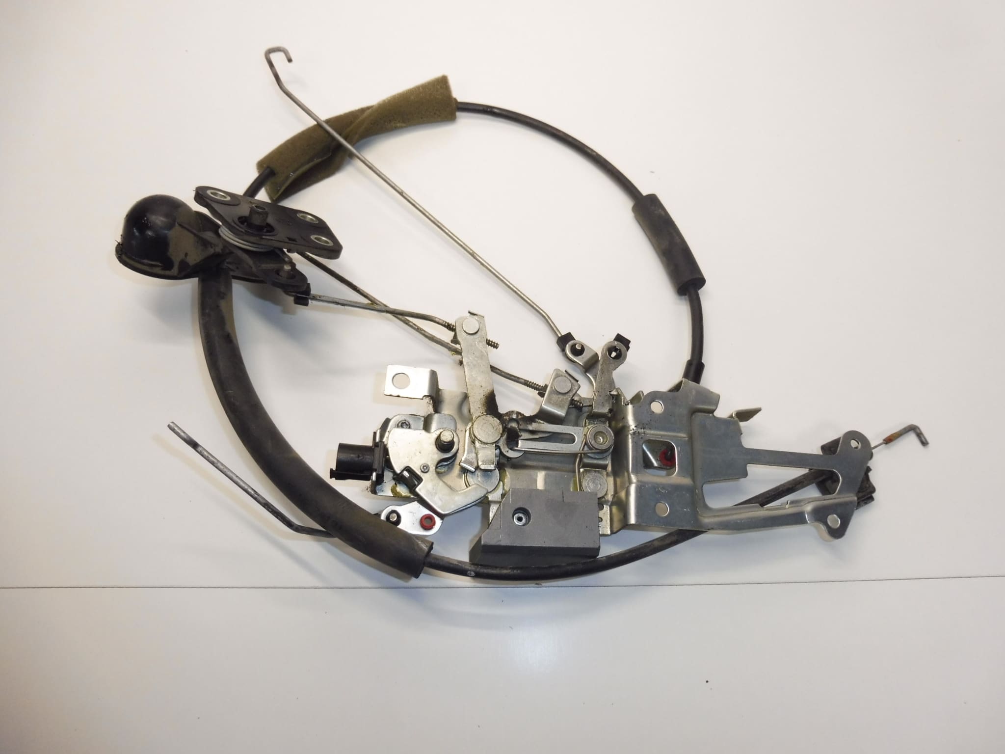 Cerradura de la puerta trasera derecha Citroën Berlingo II 9138F5 - Imagen 2