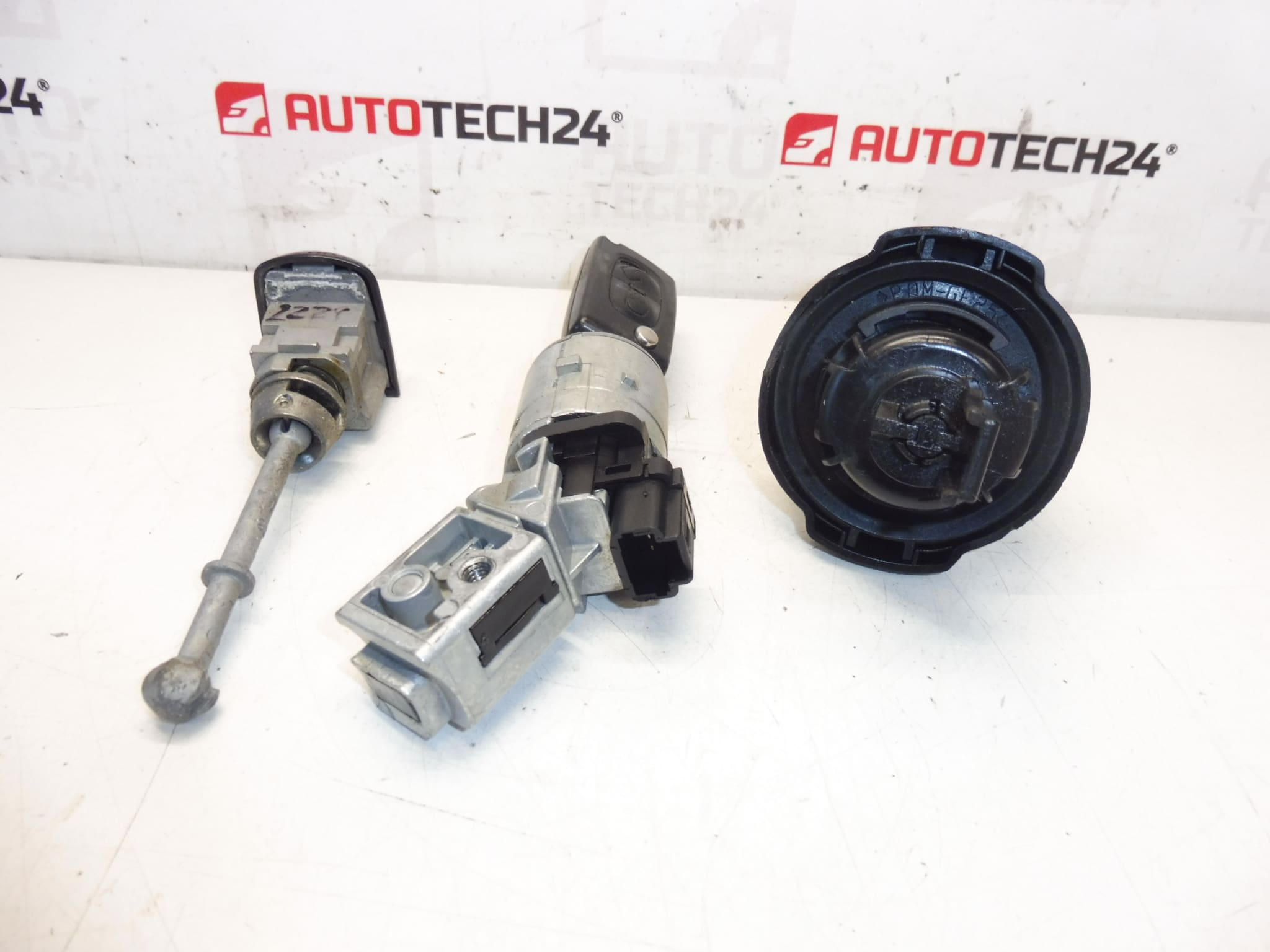 Juego de cerraduras 2 llaves PEUGEOT 3008 5008 4162SX 4162KF 4162XT - Imagen 2