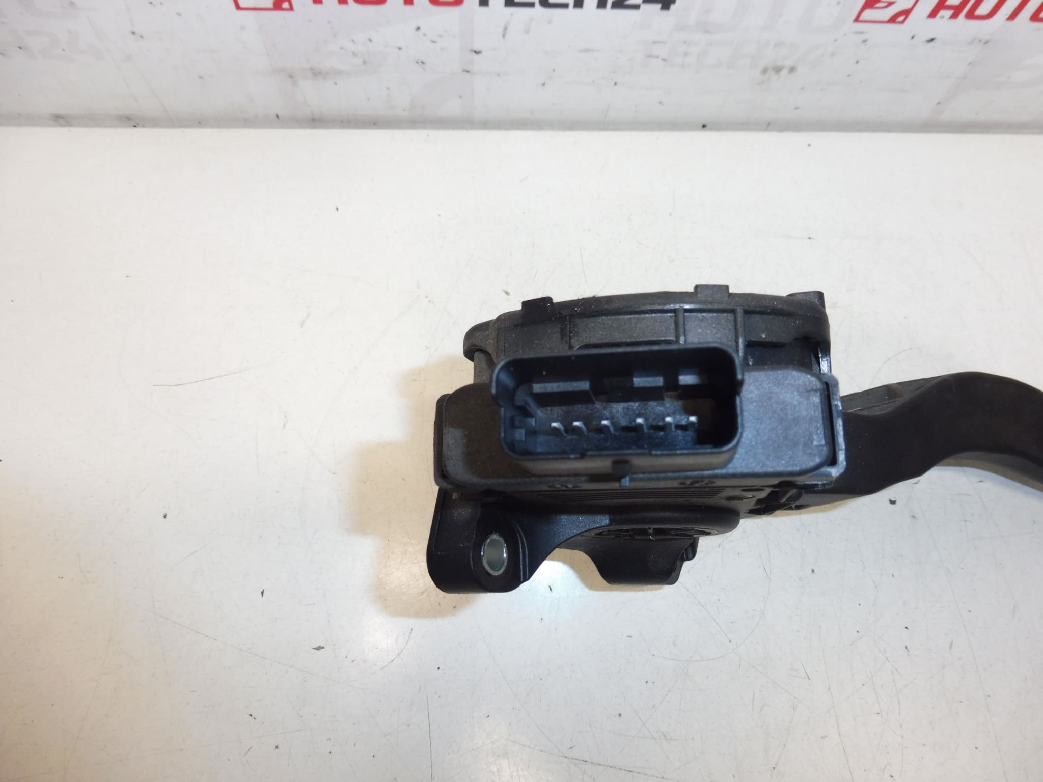 Pedal del acelerador HELLA Citroën Peugeot 9671433880 1601CX - Imagen 2