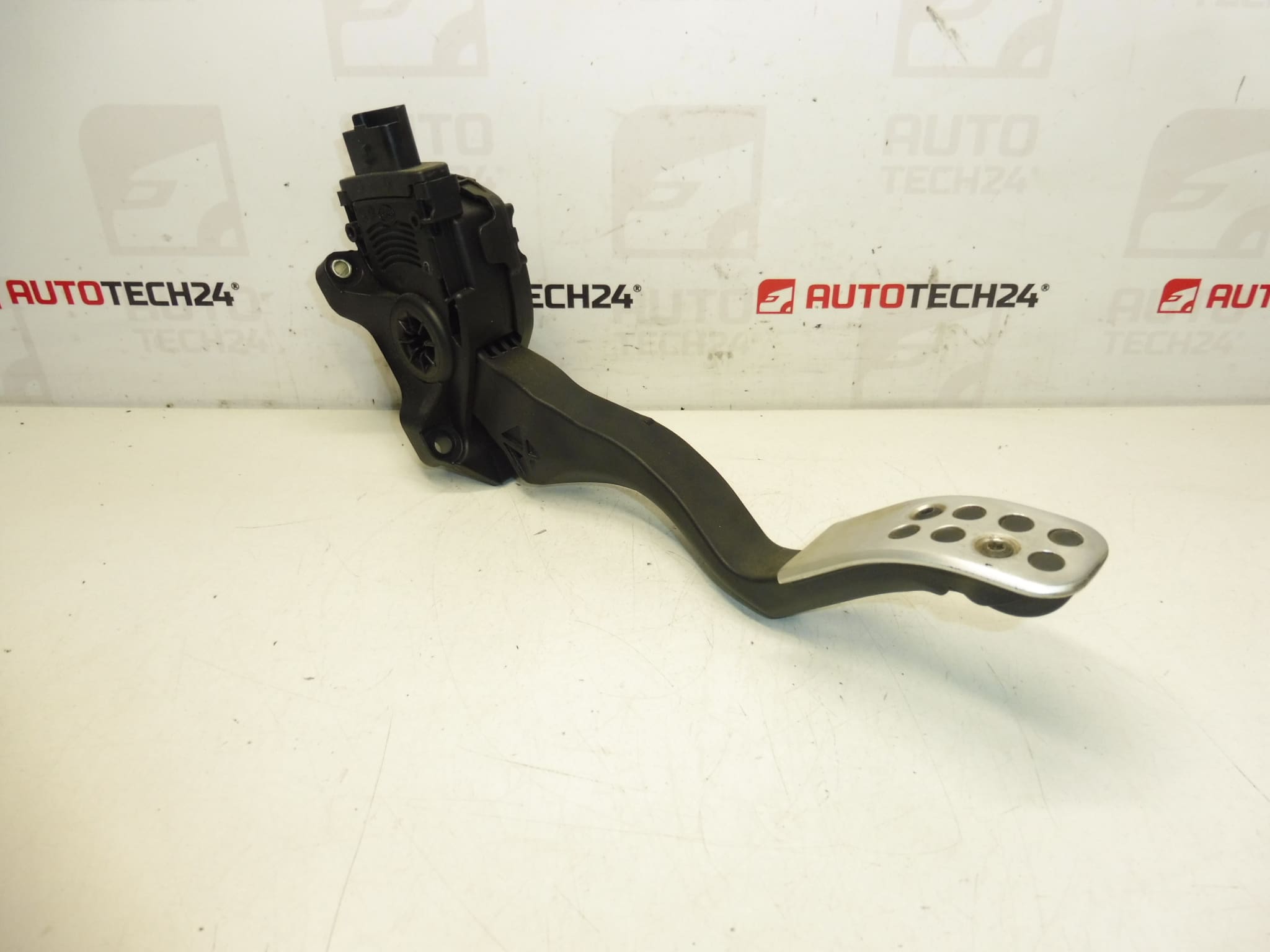 Pedal del acelerador HELLA Citroën Peugeot 9671433880 1601CX