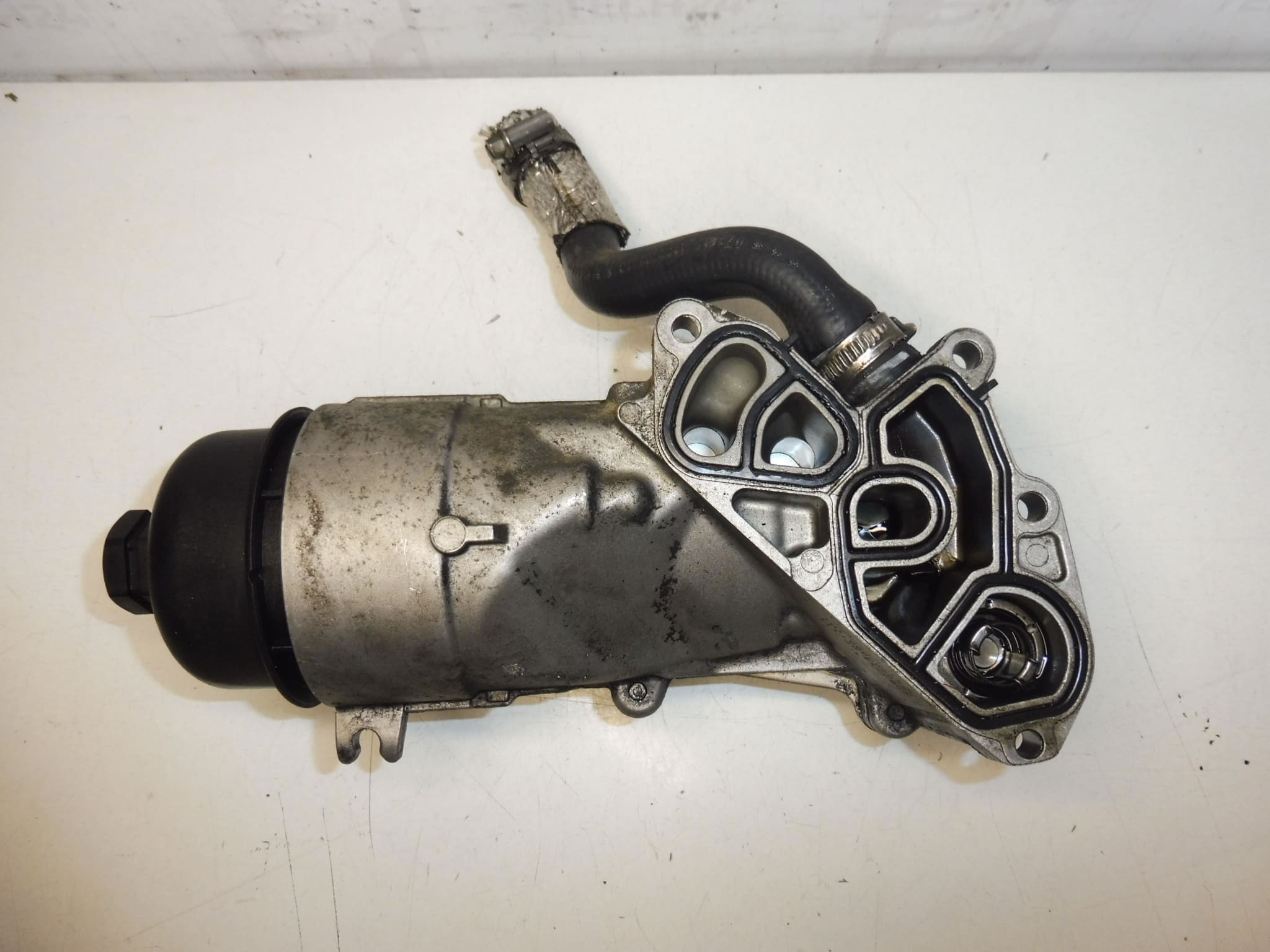 Portafiltro de aceite 1.6 HDI Citroën Peugeot 1103N9 - Imagen 2
