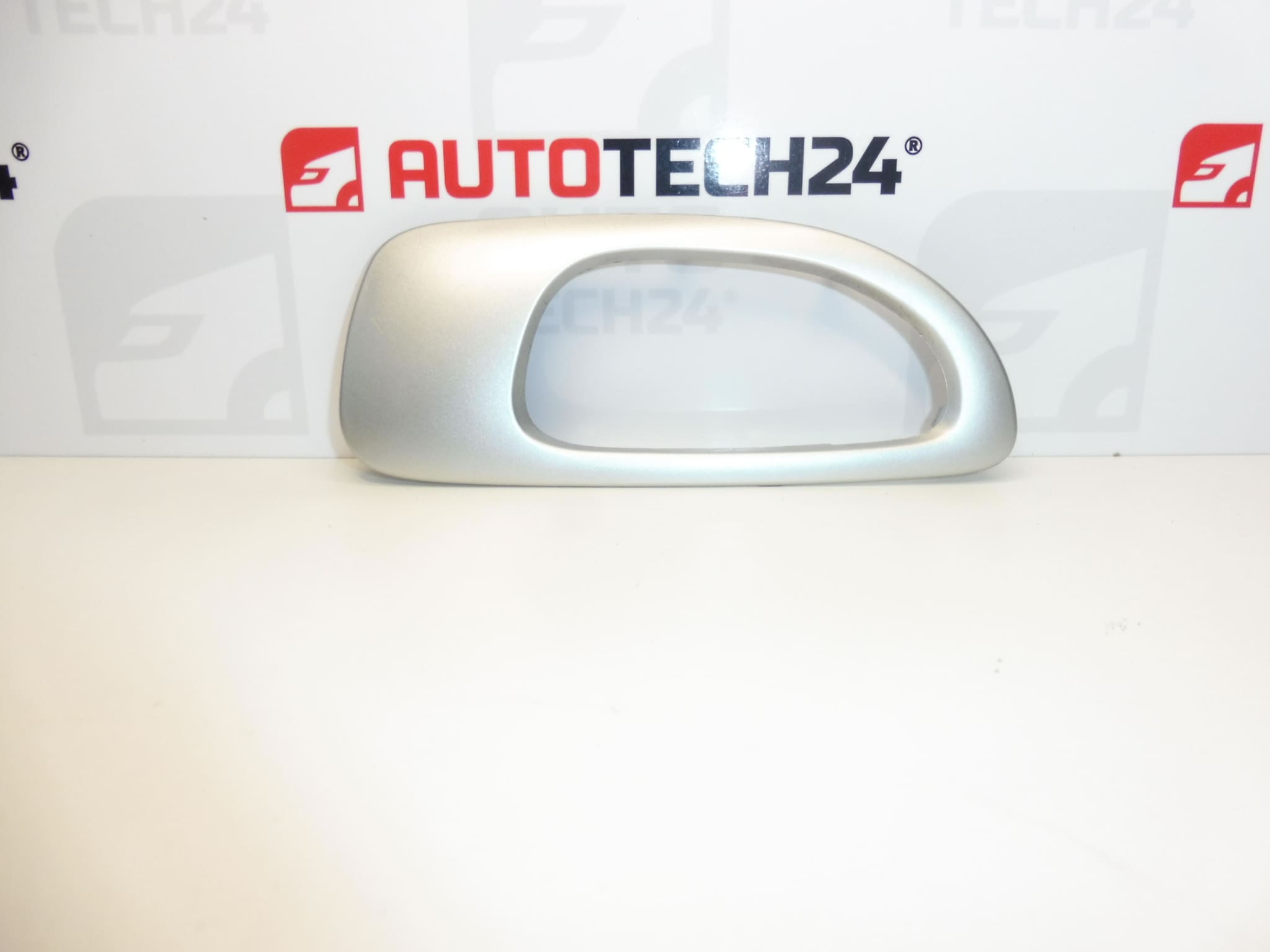 Cubierta de la manija interior de la puerta trasera izquierda Peugeot 307 9634770077 9119Y1