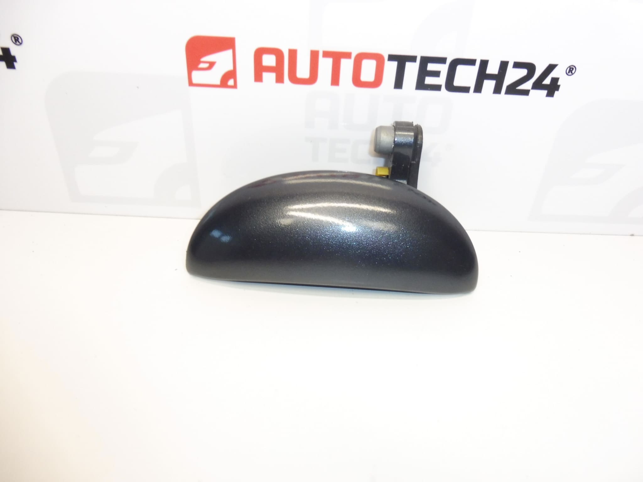 Manilla de la puerta delantera izquierda KTA Citroën C1 Peugeot 107 9101AK