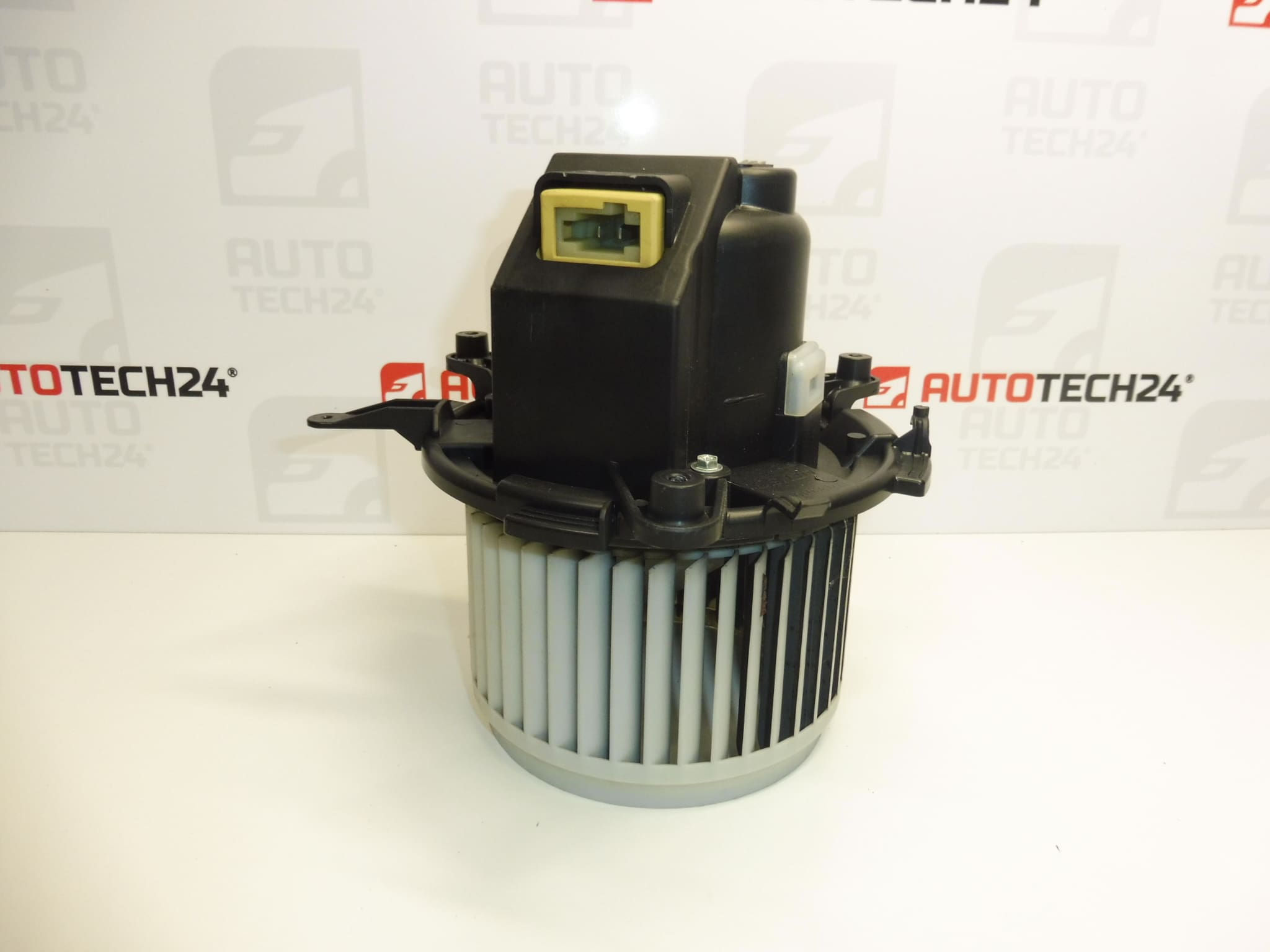 Ventilador de calefacción Citroën Peugeot 9821292180 9849717380